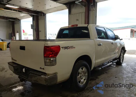 2010 Toyota Tundra Grade 5.7L V8 z USA, uszkodzony, nr VIN 5TFDY5F18AX103666